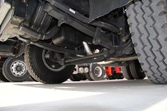 东风柳汽 乘龙M5重卡 400马力 4X2牵引车(LZ4180M5AA)