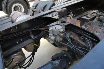 �������� ����M5�ؿ� 375���� 6X4 LNGǣ����(LZ4250M5DB)ͼƬ