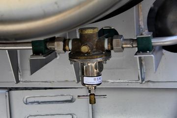 �������� ����M5�ؿ� 375���� 6X4 LNGǣ����(LZ4250M5DB)ͼƬ