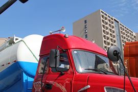 龙卡&nbsp;牵引车外观                                                图片