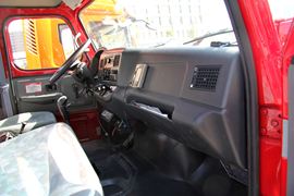 龙卡&nbsp;牵引车驾驶室                                               图片
