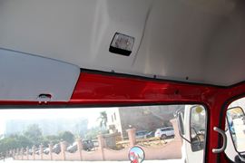 龙卡&nbsp;牵引车驾驶室                                               图片