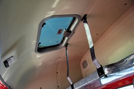 龙卡&nbsp;牵引车驾驶室                                               图片