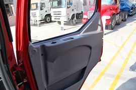 乘龙M3&nbsp;自卸车驾驶室                                               图片