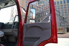 乘龙M3&nbsp;自卸车驾驶室                                               图片