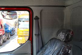 乘龙M3&nbsp;自卸车驾驶室                                               图片