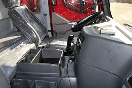 乘龙M5&nbsp;自卸车驾驶室                                               图片