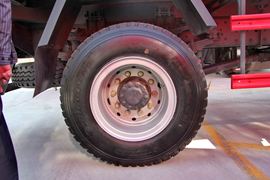 乘龙M5&nbsp;自卸车底盘                                                图片