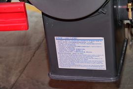 乘龙M5&nbsp;自卸车底盘                                                图片