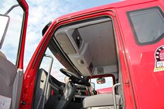 东风柳汽 乘龙M5 320马力 8X4 6.8米自卸车(LZ3317M5FA)