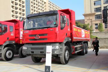 东风柳汽 乘龙M5 385马力 6X4 5.6米自卸车(LZ3252M5DA5)