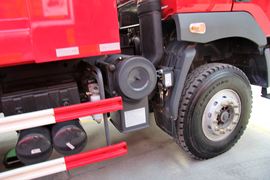 乘龙M5&nbsp;自卸车底盘                                                图片