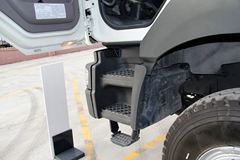 东风柳汽 乘龙M5 310马力 6X4 5.6米自卸车(LZ3258M5DA)