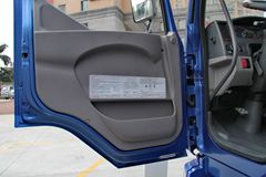 东风柳汽 乘龙M3中卡 160马力 4X2 6.8米厢式载货车(LZ5121XXYRAPA)