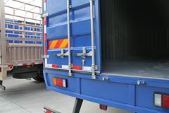 东风柳汽 乘龙M3中卡 160马力 4X2 6.8米厢式载货车(LZ5121XXYRAPA)