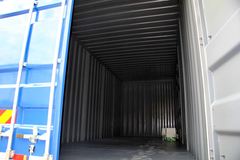 东风柳汽 乘龙M3中卡 160马力 4X2 6.8米厢式载货车(LZ5121XXYRAPA)