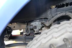 东风柳汽 乘龙M3中卡 140马力 4X2 6.2米厢式载货车(LZ5121XXYRAPA)