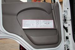 东风柳汽 乘龙M5重卡 270马力 6X2 9.6米排半厢式载货车(LZ5200XXYM5CA)