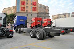 东风柳汽 乘龙M5重卡 320马力 8X4 9.6米排半仓栅式载货车底盘(LZ5311CCYM5FA)