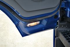 江淮帅铃 威司达W530中卡 160马力 4X2 6.8米排半厢式载货车底盘(HFC5162XXYP70K1E1)