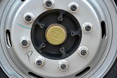 江淮帅铃 威司达W530中卡 160马力 4X2 6.8米排半厢式载货车底盘(HFC5162XXYP70K1E1)