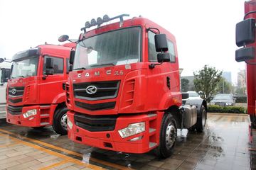 华菱 汉马重卡 260马力 4X2港口牵引车(HN4180H27C4M4)