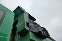 华菱 汉马重卡 345马力 6X4 5.6米自卸车(新型渣土车)(HN3251B34C9M4)