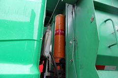 华菱 汉马重卡 345马力 6X4 5.6米自卸车(新型渣土车)(HN3251B34C9M4)