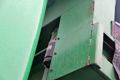 华菱 汉马重卡 345马力 6X4 5.6米自卸车(新型渣土车)(HN3251B34C9M4)