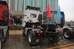 华菱 汉马重卡 345马力 4X2牵引车(HN4182A31C4M4)