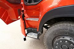 重汽王牌 W5G重卡 340马力 8X4 9.4米仓栅式载货车(CDW5310CCYA1T4)