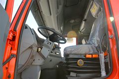 上汽红岩 杰狮M100重卡 290马力 6X2牵引车(CQ4255HTG273C)