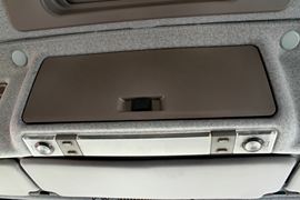 乘龙M5&nbsp;自卸车驾驶室                                               图片