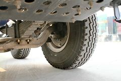 东风柳汽 乘龙M5 300马力 8X4自卸车底盘(LZ3315QEHA)