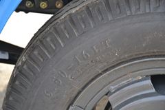 东风 多利卡D5 82马力 2800轴距单排轻卡底盘(DFA1041SJ30D4)