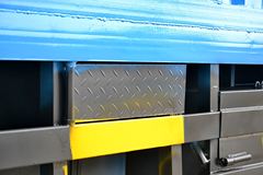 东风 锐铃 116马力 4.15米单排厢式轻卡(DFA5041XXY11D2AC)