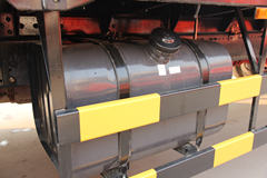 东风 多利卡D9中卡 160马力 4X2 6.8米栏板载货车(东风 康明斯)(DFA1161L10D7)