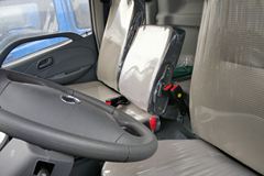 南骏汽车 新鸿运 140马力 4X2 4.7米自卸车(CNJ3120ZGP38M)