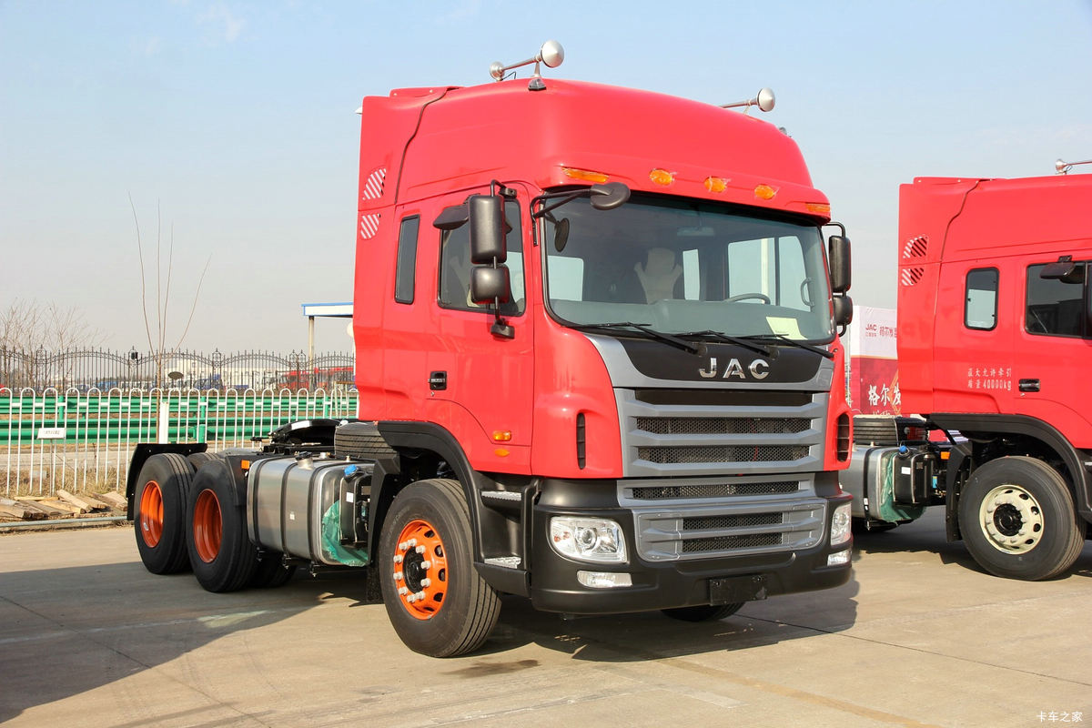 江淮 格尔发A5W重卡 336马力 6X4牵引车