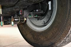福田 欧马可3系 143马力 3360轴距排半轻卡底盘(BJ1049V9PEA-FA)
