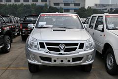 福田 萨普V 标准版 2.8L柴油 95马力 两驱 双排皮卡