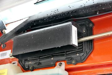 ���Ͽ��� U260�ؿ� 260���� 6X2 LNG 9.4����ʽ�ػ���(SQR5252XXYN5T2)ͼƬ