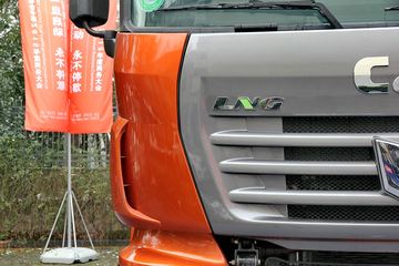 ���Ͽ��� U260�ؿ� 260���� 6X2 LNG 9.4����ʽ�ػ���(SQR5252XXYN5T2)ͼƬ