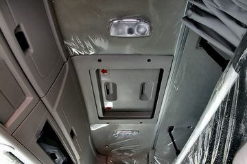 ���Ͽ��� U260�ؿ� 260���� 6X2 LNG 9.4����ʽ�ػ���(SQR5252XXYN5T2)ͼƬ