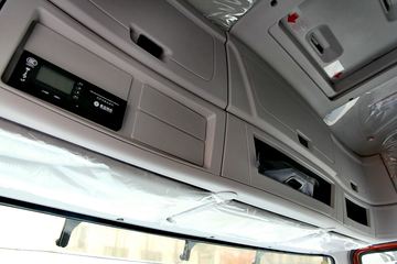 ���Ͽ��� U260�ؿ� 260���� 6X2 LNG 9.4����ʽ�ػ���(SQR5252XXYN5T2)ͼƬ