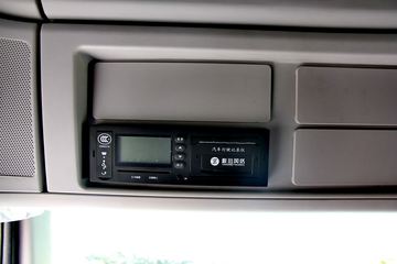 ���Ͽ��� U260�ؿ� 260���� 6X2 LNG 9.4����ʽ�ػ���(SQR5252XXYN5T2)ͼƬ