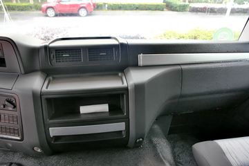 ���Ͽ��� U260�ؿ� 260���� 6X2 LNG 9.4����ʽ�ػ���(SQR5252XXYN5T2)ͼƬ