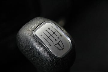 ���Ͽ��� U260�ؿ� 260���� 6X2 LNG 9.4����ʽ�ػ���(SQR5252XXYN5T2)ͼƬ