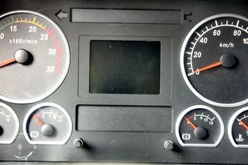 ���Ͽ��� U260�ؿ� 260���� 6X2 LNG 9.4����ʽ�ػ���(SQR5252XXYN5T2)ͼƬ