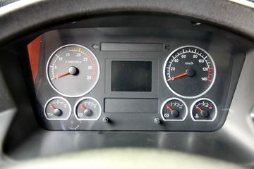 ���Ͽ��� U260�ؿ� 260���� 6X2 LNG 9.4����ʽ�ػ���(SQR5252XXYN5T2)ͼƬ